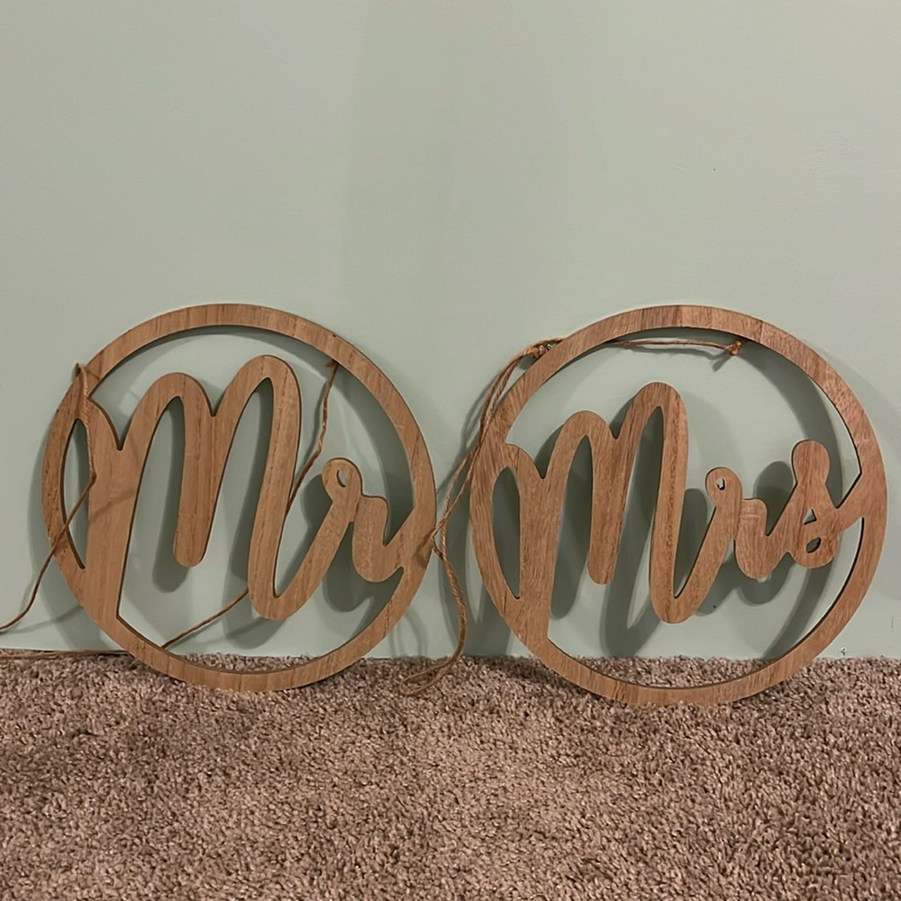 Mr & Mrs chair signs